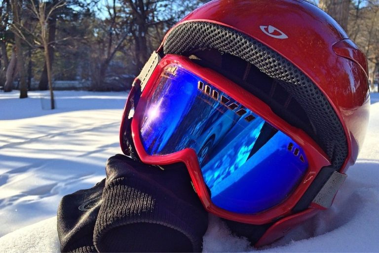 ski helmet