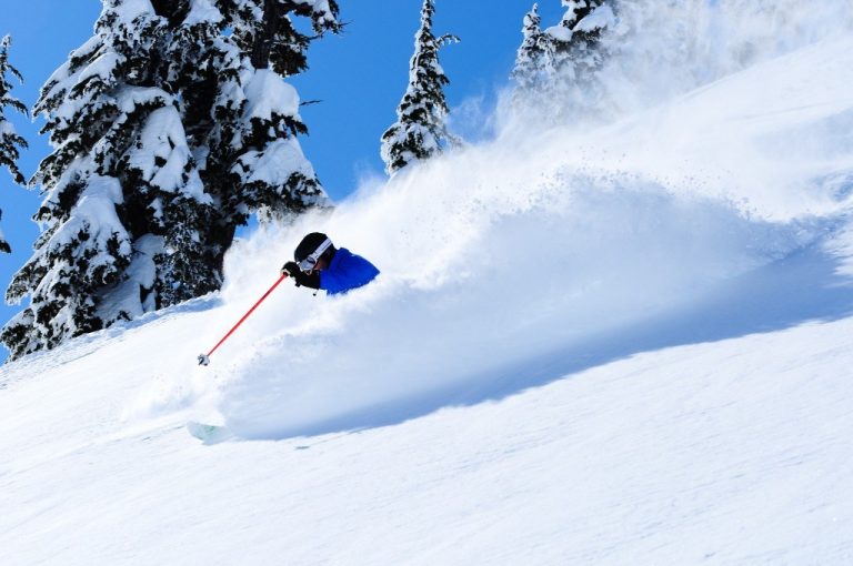 skiing