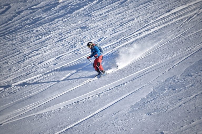 skier-in-blue-jacket