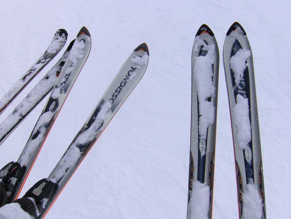 pointed ski