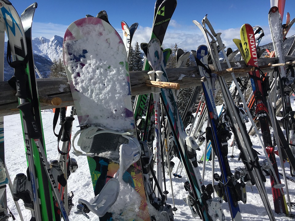 set-of-skis