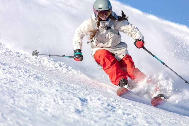 girl skiing