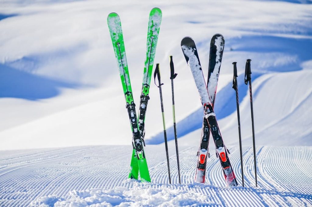 Skis in snow