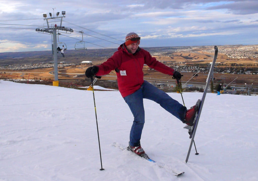 skis-in-his-jeans