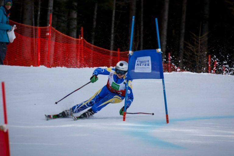 Slalom skiing 1