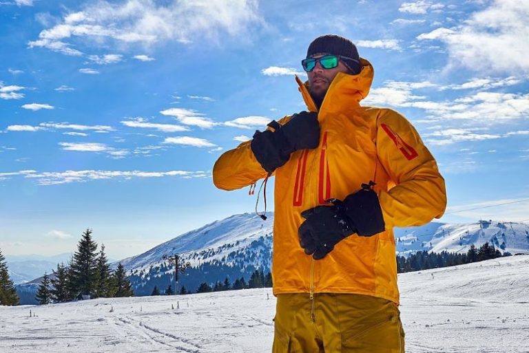 ski jacket features