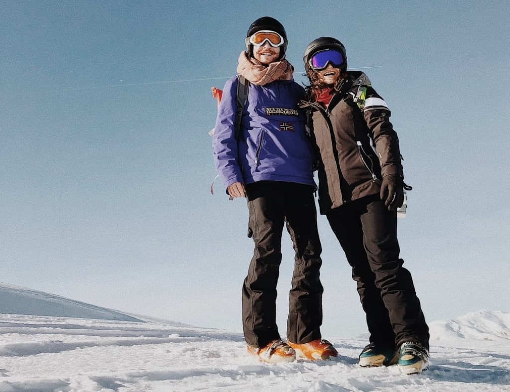 couple ski date